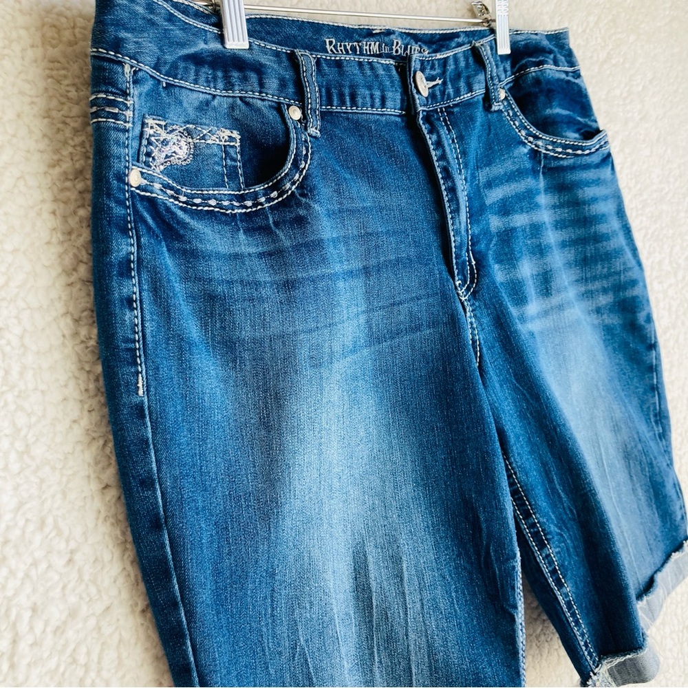 Rhythm in Blues Women's distressed cuffed bermuda denim jean shorts, Sz 16 - Picture 5 of 14